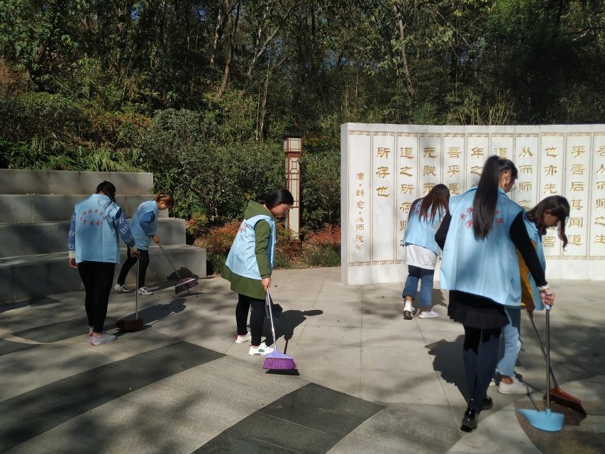 打扫.jpg 打扫.jpg