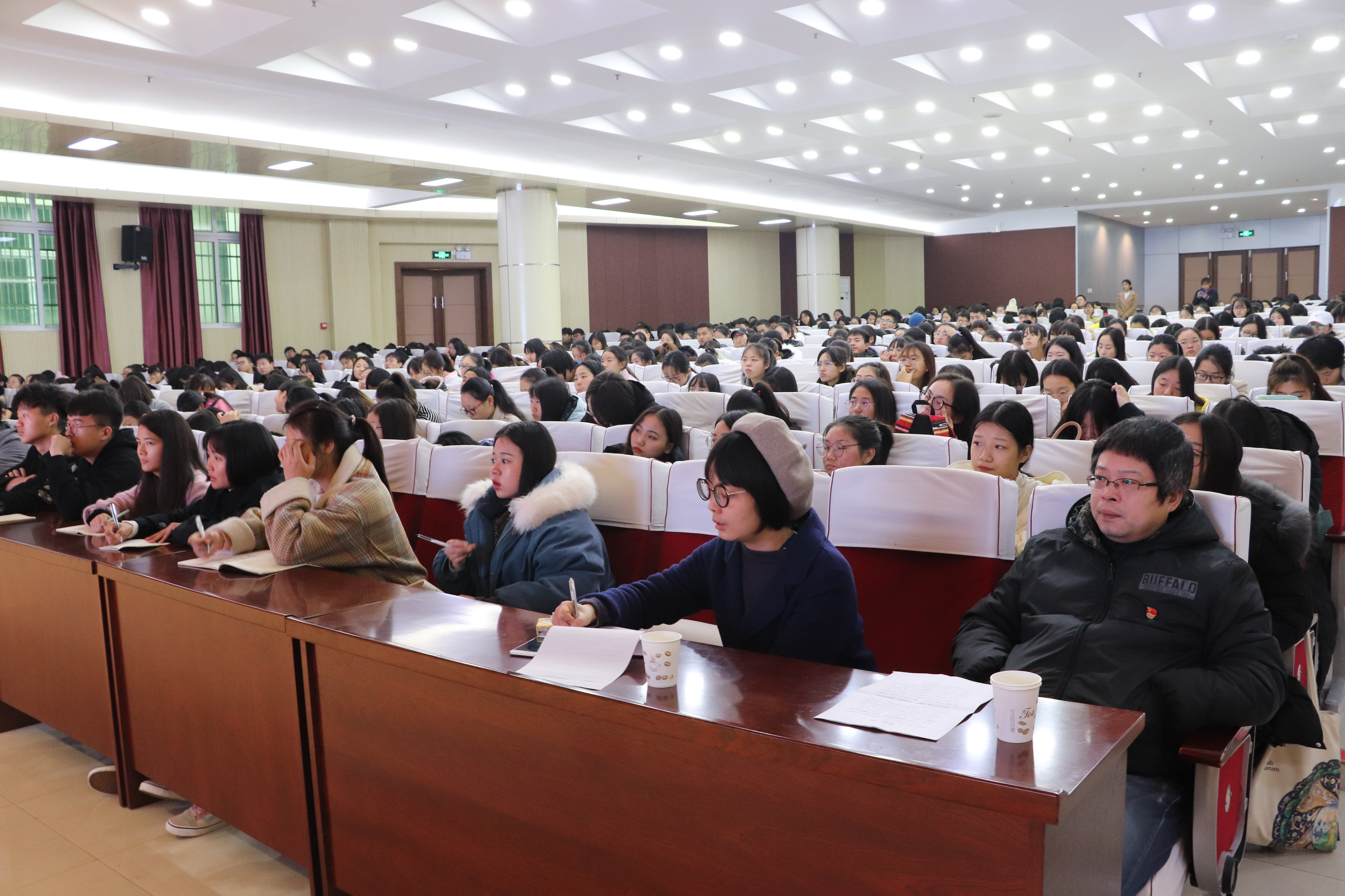 null-790b28faa35386c6.jpg null-790b28faa35386c6.jpg